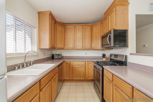 5393 Mary Fellows Avenue, La Mesa CA: https://media.crmls.org/mediaz/af6625f0-fc0e-4962-8af4-76b7d5c4d476.jpg