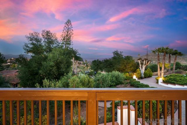 2927 Lawrence Ln, Escondido CA: https://media.crmls.org/mediaz/af6681a3-0c83-407d-8f02-6a43905e4b24.jpg
