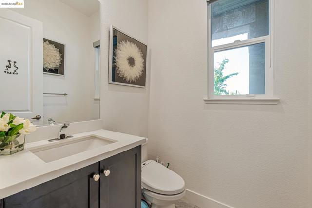2281 Garden Farms Ave, Lathrop CA: https://media.crmls.org/mediaz/af66c903-7b9c-4d95-9223-3113e9763e67.jpg