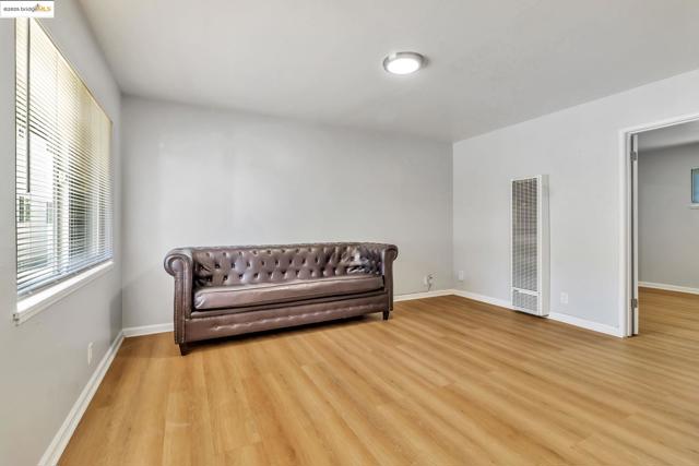 1626 Dwight Way, Berkeley CA: https://media.crmls.org/mediaz/af672aee-90aa-4c8b-885d-09f5cdf100df.jpg