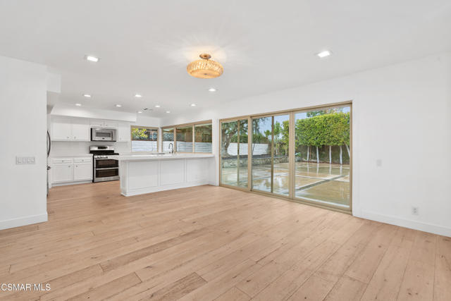 4531 Coolhaven Court, Westlake Village CA: https://media.crmls.org/mediaz/af6885f6-1fed-4989-bea1-0b20befc4309.jpg