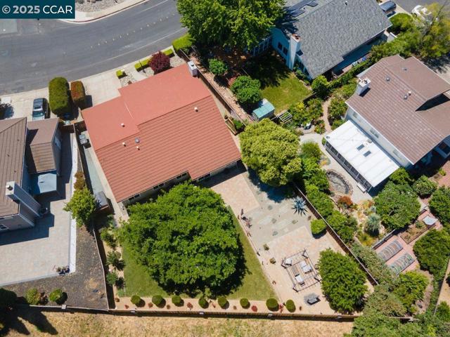 4672 N Larwin Ave, Concord CA: https://media.crmls.org/mediaz/af688b1f-912b-4a0a-84ae-ca7070310a51.jpg