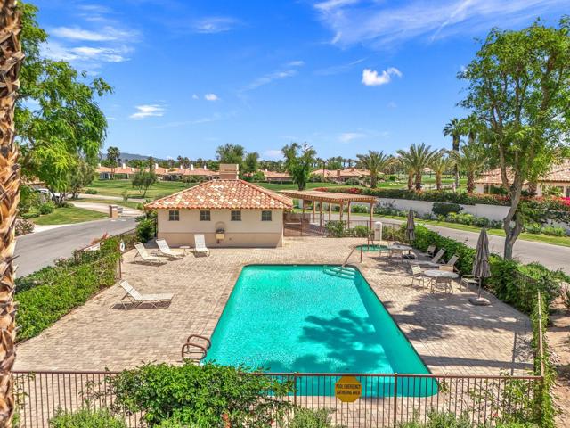 48205 Via Solana, La Quinta CA: https://media.crmls.org/mediaz/af689e70-b28c-4984-b026-bcf84aea3477.jpg