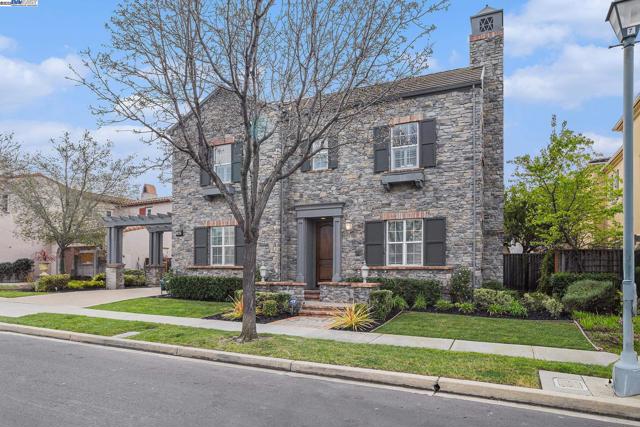 1049 S WEDGEWOOD DR, San Ramon CA: https://media.crmls.org/mediaz/af68a8d5-2ea8-4b29-ac66-4fc9cccef3ad.jpg