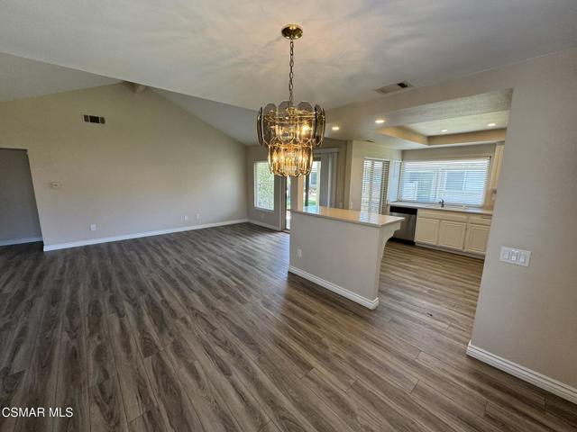 38114 Village 38, Camarillo CA: https://media.crmls.org/mediaz/af68de91-837a-4fe3-9bdb-81f43f72c824.jpg