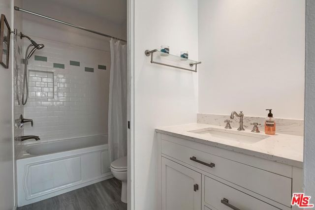 2336 28th Street, Santa Monica CA: https://media.crmls.org/mediaz/af68dfef-a0b0-406e-9e2c-b58a2d494b4c.jpg