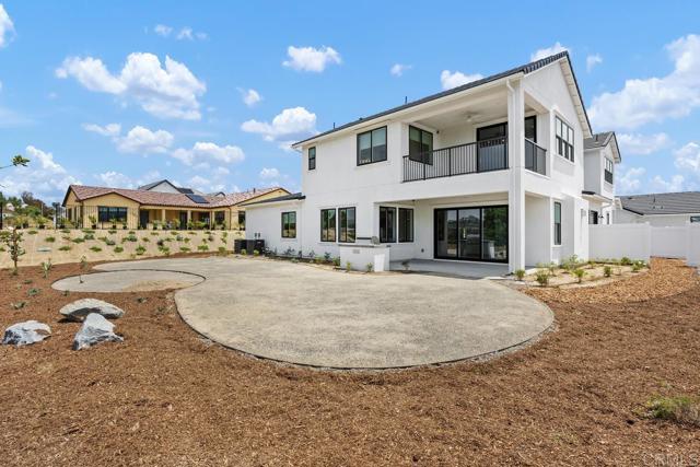 1215 Stonemark Place, Vista CA: https://media.crmls.org/mediaz/af68f52e-cd1b-4404-b066-acde7fbcf030.jpg