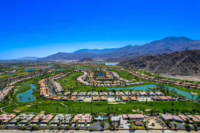 54580 Tanglewood, La Quinta CA: https://media.crmls.org/mediaz/af6a39cd-8653-47c8-ae8f-3554ae5bd328.jpg