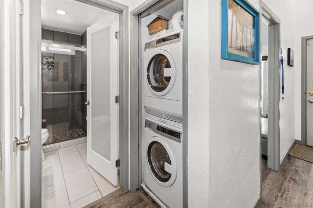 706 Ocean Ln, Imperial Beach CA: https://media.crmls.org/mediaz/af6a8fbb-afa4-410e-a93d-b896d70b5c28.jpg