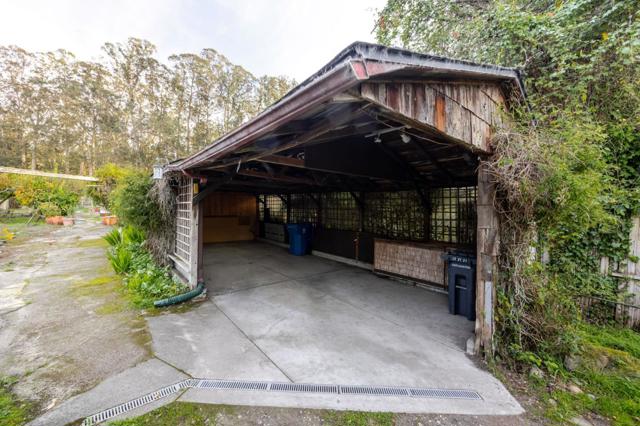 1009 Miramontes Street, Half Moon Bay CA: https://media.crmls.org/mediaz/af6a9379-8bb0-46f7-b70d-f255c324bc02.jpg