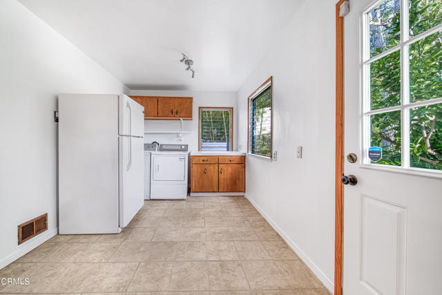 Detail Gallery Image 13 of 44 For 2609 Silver Ridge Ave, Los Angeles,  CA 90039 - 2 Beds | 2 Baths