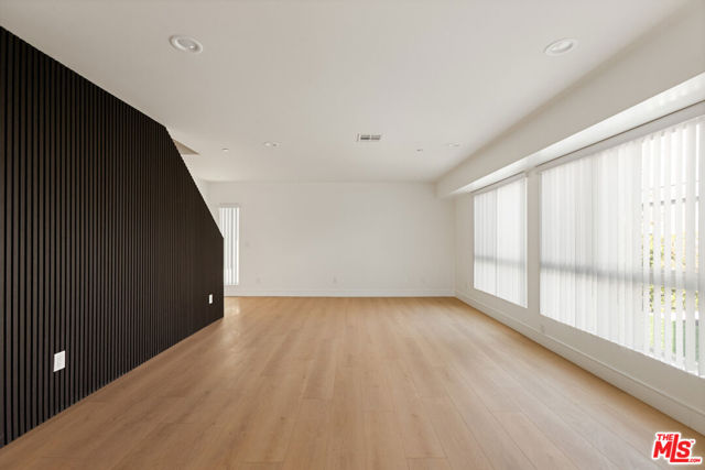 2700 Fletcher Drive, Los Angeles CA: https://media.crmls.org/mediaz/af6bba01-39f4-46f1-8964-9bcd790562bf.jpg
