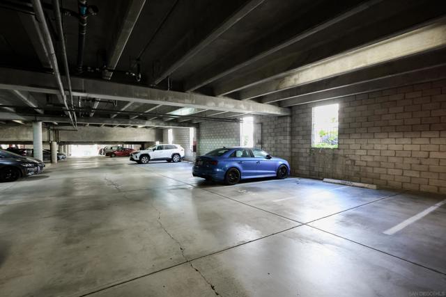 8338 Regents Rd., San Diego CA: https://media.crmls.org/mediaz/af6bc7d5-662c-41db-9f33-626fdb964766.jpg
