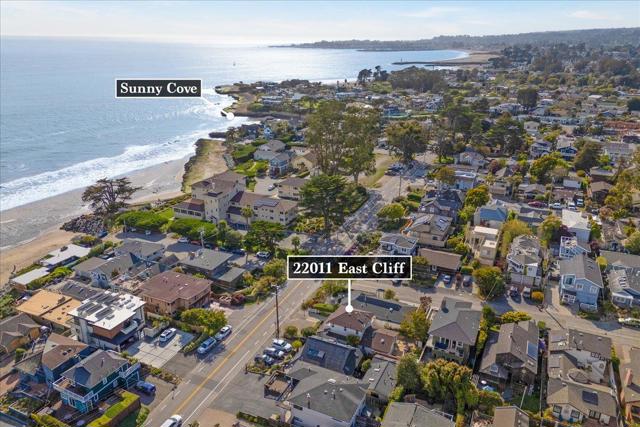 22011 E Cliff Drive, Santa Cruz CA: https://media.crmls.org/mediaz/af6bdbc2-77d5-4b56-b2c7-a546b3de835d.jpg