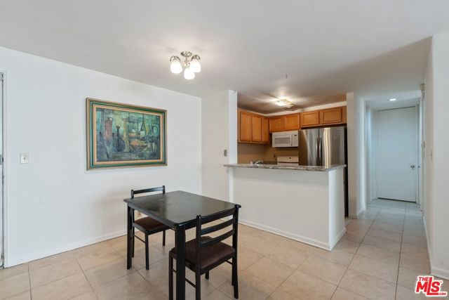 6505 GREEN VALLEY Circle, Culver City, California 90230, 2 Bedrooms Bedrooms, ,2 BathroomsBathrooms,Condominium,For Sale,GREEN VALLEY,24422901