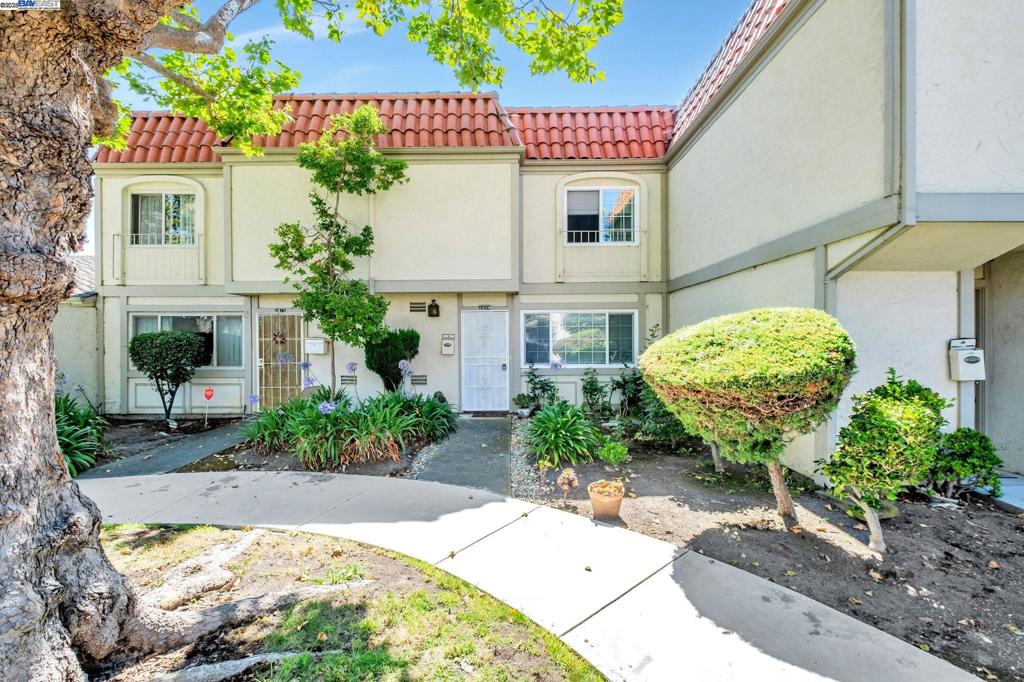 2474 Fairway Dr