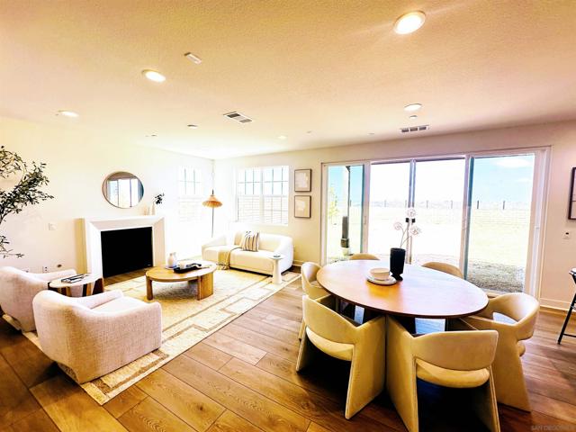 11324 Caminito Rodar, San Diego CA: https://media.crmls.org/mediaz/af6c81f4-8278-4a39-953c-42e12cb54a0a.jpg