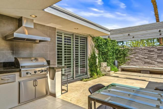 72205 El Paseo, Palm Desert CA: https://media.crmls.org/mediaz/af6d3a32-f959-4b35-8c3e-446f9394f7b0.jpg