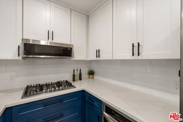 2721 2nd Street, Santa Monica CA: https://media.crmls.org/mediaz/af6eadc2-bd23-4b55-ad61-3b929e315d6e.jpg