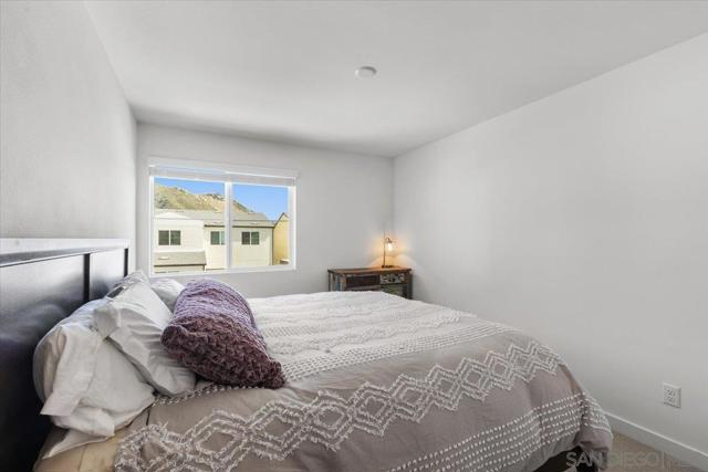 108 Lipizzan Ln, Fallbrook CA: https://media.crmls.org/mediaz/af70344d-dc08-4496-8093-0ecab8a0e4a5.jpg