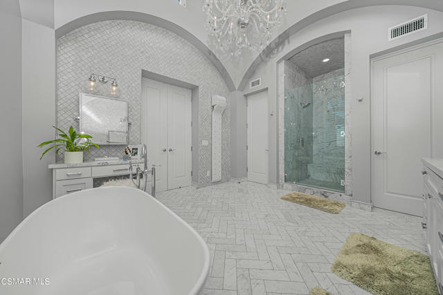 1451 E La Loma Avenue, Somis CA: https://media.crmls.org/mediaz/af7061e2-3458-4f95-a566-252c43c02c8a.jpg