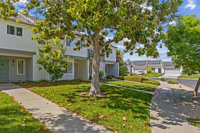 15072 Yosemite Way, Morgan Hill CA: https://media.crmls.org/mediaz/af70e6ba-4287-400f-a7e8-b994453794b6.jpg