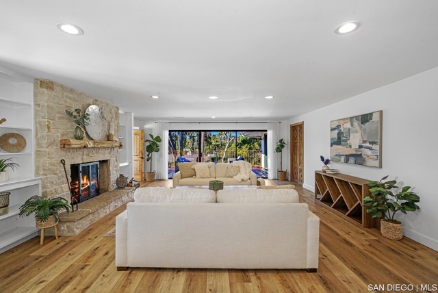 6026 La Granada, Rancho Santa Fe CA: https://media.crmls.org/mediaz/af70e956-5826-45a2-8d5b-a7b23d0b83f6.jpg