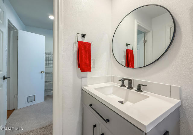 768 Brossard Drive, Thousand Oaks CA: https://media.crmls.org/mediaz/af711801-c4d7-4ae2-a0d5-3422ac528b2a.jpg