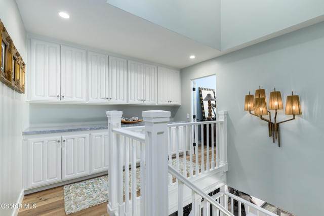 818 Caliente Lane, Ventura CA: https://media.crmls.org/mediaz/af711963-3bf3-4545-a4d6-b06537d9dd7d.jpg