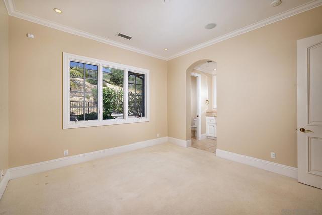 14460 Cheyenne Trl, Poway CA: https://media.crmls.org/mediaz/af714166-848f-4286-91ba-b9f8be75fd81.jpg