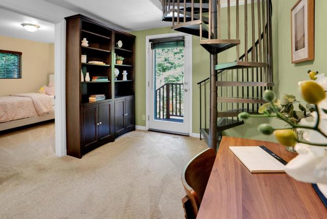 17981 Ogallala Warpath Road, Los Gatos CA: https://media.crmls.org/mediaz/af731be6-fcbe-4ae2-ab06-80f1171c41a4.jpg