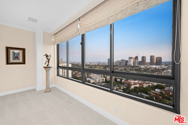 10430 Wilshire Boulevard, Los Angeles CA: https://media.crmls.org/mediaz/af733631-2b37-4911-9ff8-1ca16f234e36.jpg