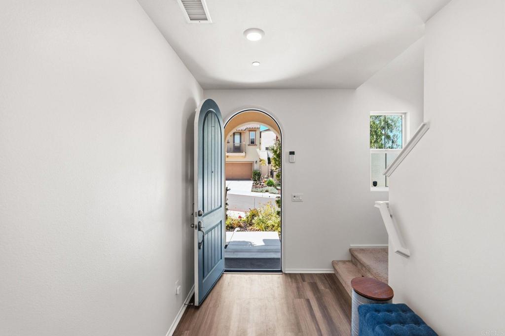 887 Brookdale Drive - photo 3