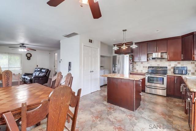 8233 Warmwood Ave, Spring Valley CA: https://media.crmls.org/mediaz/af7390b2-ad87-4a34-8a28-28a939f61ddd.jpg