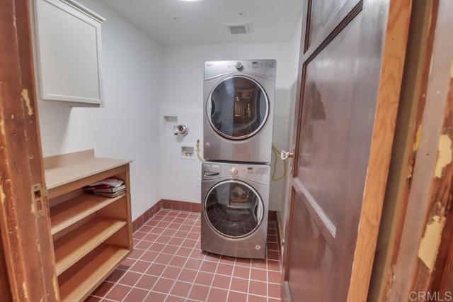 Detail Gallery Image 25 of 73 For 3014 Xenophon St, Point Loma,  CA 92106 - 5 Beds | 3 Baths