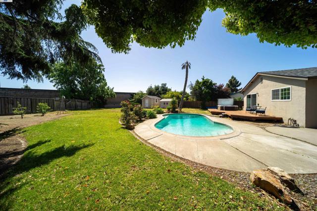 34505 Salinas Pl, Fremont CA: https://media.crmls.org/mediaz/af74eb1a-011d-40a6-a781-fd7b09abffd3.jpg