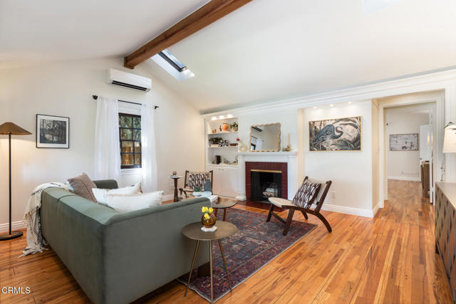 Detail Gallery Image 5 of 26 For 3123 Hermosa Ave, La Crescenta,  CA 91214 - 2 Beds | 1 Baths