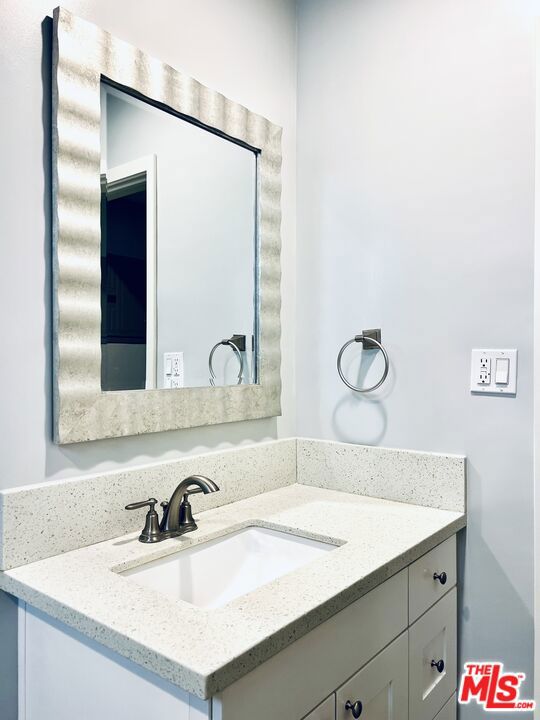 1136 SPAZIER Avenue, Glendale CA: https://media.crmls.org/mediaz/af75d1ec-7289-4b5b-ba77-ff1452ad2a4f.jpg
