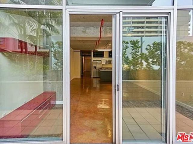 645 W 9th Street, Los Angeles CA: https://media.crmls.org/mediaz/af75ea1a-b25b-4eff-99e9-8c91d005fff9.jpg