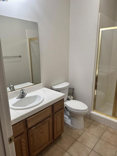 5090 Archcrest Way, Sacramento CA: https://media.crmls.org/mediaz/af7613fb-9553-4a8b-8b82-69c79bc828d1.jpg