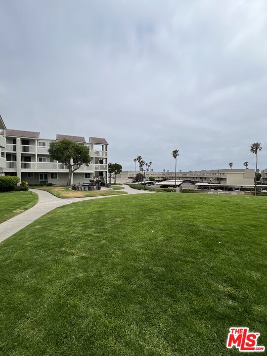 233 South Ventura Road, 141 photo 7