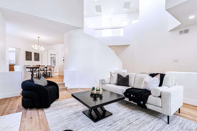 4943 Marin Dr, Oceanside CA: https://media.crmls.org/mediaz/af778fe1-7b46-454d-be0c-abb8bb69ac56.jpg