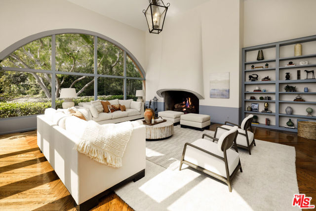 4490 Via Alegre, Santa Barbara CA: https://media.crmls.org/mediaz/af780497-9a1d-4326-9d64-c987bbc00b80.jpg