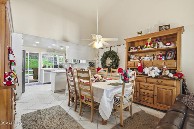 29148 Hillrise Drive, Agoura Hills CA: https://media.crmls.org/mediaz/af782b7a-8c7f-499c-b7cc-41238e88dd9b.jpg