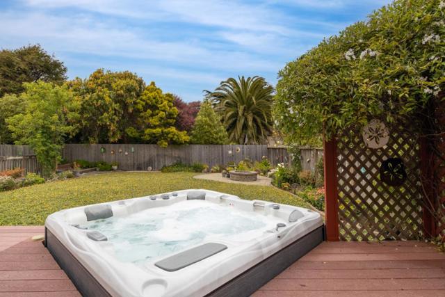 315 Valdez Avenue, Half Moon Bay CA: https://media.crmls.org/mediaz/af78868e-e43b-426f-8616-7abe363f4578.jpg
