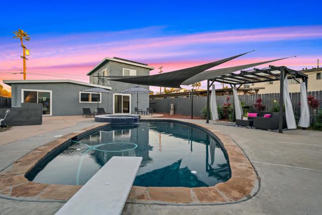434 Del Mar Ct, Chula Vista CA: https://media.crmls.org/mediaz/af793aa3-c853-4f3c-8e71-98a758dc4586.jpg