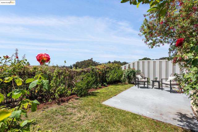 93 Thousand Oaks St, Oakland CA: https://media.crmls.org/mediaz/af7973f9-534d-49b2-9f02-326a3d7ab8b8.jpg
