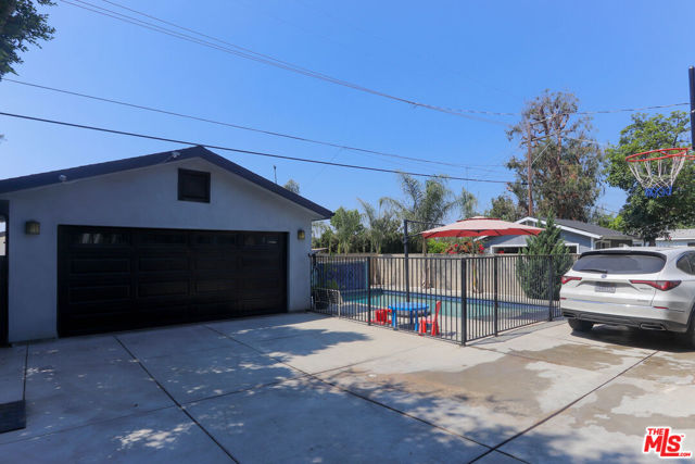 1670 Asbury Drive, Pasadena CA: https://media.crmls.org/mediaz/af79e57f-6e9d-432a-8eff-4e5c3a8d61ee.jpg