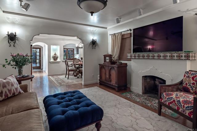 Detail Gallery Image 4 of 41 For 4661 50th St, San Diego,  CA 92115 - 3 Beds | 2 Baths