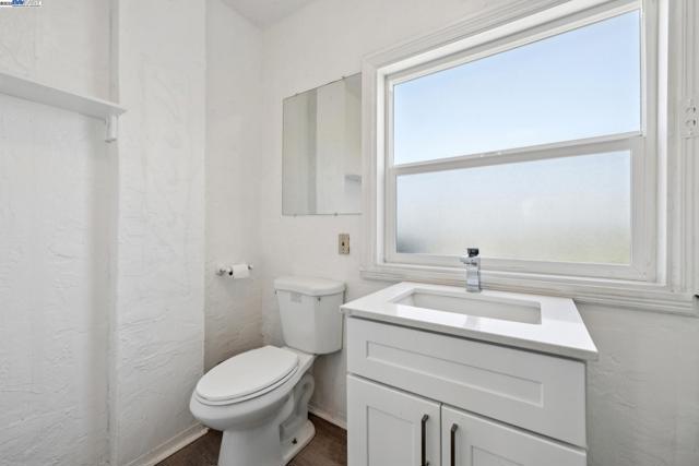 1360 Berkeley Way, Berkeley CA: https://media.crmls.org/mediaz/af7a2bda-89f1-4c63-9cd2-aa46c9057861.jpg